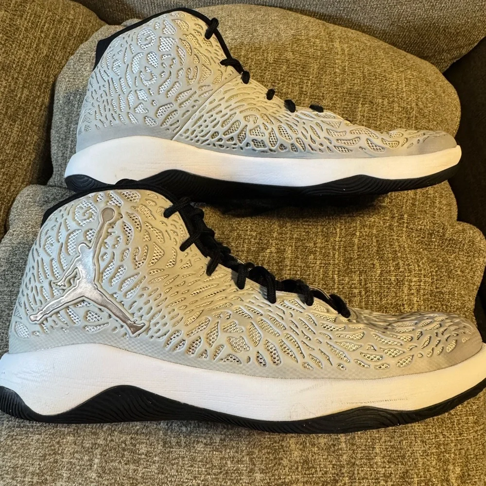 Jordan Ultra Fly Metallic Copper Coin Size 13 Basketball Shoe Black and White - Picture 5 of 8